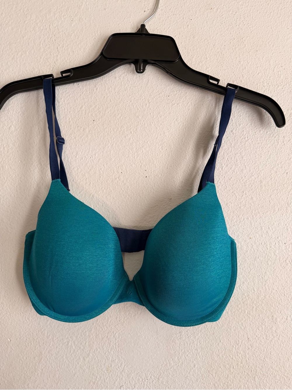 Victoria's Secret Teal Molded Bra with Navy Straps